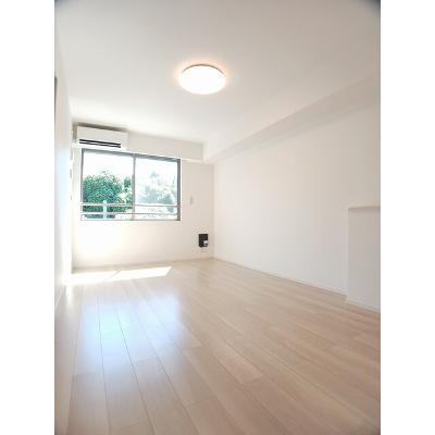 エスペランサ 302【管理NO：1-027641701-03020】 ★家具家電は申し込み後に搬入します★ ★2026年10月中旬入居可能★の物件写真2