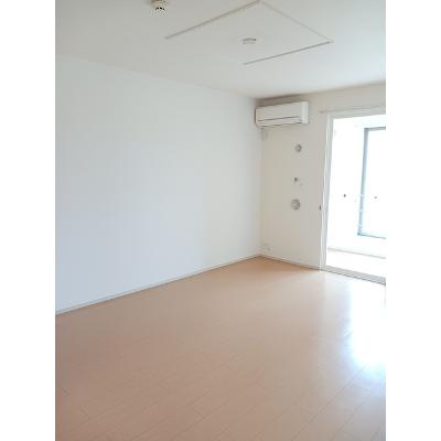 ラーンドゥイシ 102【管理NO：1-020726101-01020】 ★家具家電は申し込み後に搬入します★の物件写真2