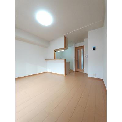 セントラル　シャドウ 201【管理NO：1-015416901-02010】 ★家具家電は申し込み後に搬入します★ ★2026年09月下旬入居可能★の物件写真2
