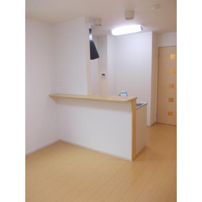 サニーピース 101【管理NO：1-017660501-01010】 ★家具家電は申し込み後に搬入します★ ★2026年10月上旬入居可能★の物件写真2