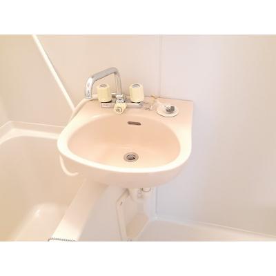 パピヨン青木 302【管理NO：1-006986201-03020】 ★家具家電は申し込み後に搬入します★ ★2026年10月中旬入居可能★の物件写真6