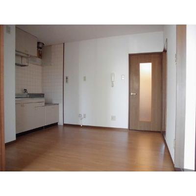 サンコート 103【管理NO：1-005407201-01030】 ★家具家電は申し込み後に搬入します★ ★2026年10月下旬入居可能★の物件写真2