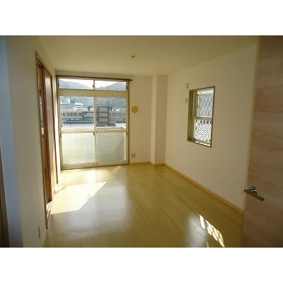 プレステージ青山 203【管理NO：1-006932401-02030】 ★家具家電は申し込み後に搬入します★ ★2026年10月中旬入居可能★の物件写真2