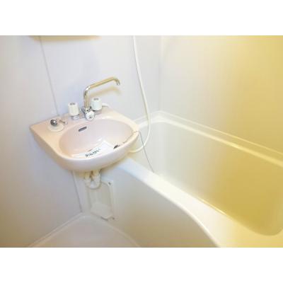 グランシャリオ　ヒロ 203【管理NO：1-007637101-02030】 ★家具家電は申し込み後に搬入します★ ★2026年10月中旬入居可能★の物件写真4