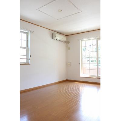 オ・ソレイユＢ 204【管理NO：1-013092901-02040】 ★家具家電は申し込み後に搬入します★ ★2026年10月下旬入居可能★の物件写真2