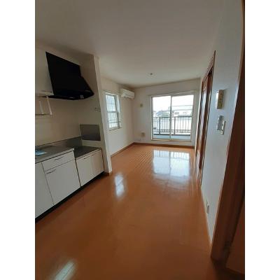 フローラル高畑 203【管理NO：1-014171901-02030】 ★家具家電は申し込み後に搬入します★ ★2026年10月下旬入居可能★の物件写真2
