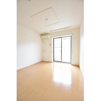 ポポロⅣ 102【管理NO：1-017518001-01020】 ★家具家電は申し込み後に搬入します★の物件写真2