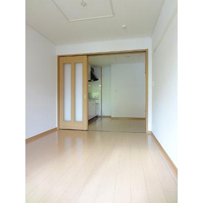 アルカサル 103【管理NO：1-015155001-01030】 ★家具家電は申し込み後に搬入します★ ★2026年11月中旬入居可能★の物件写真2