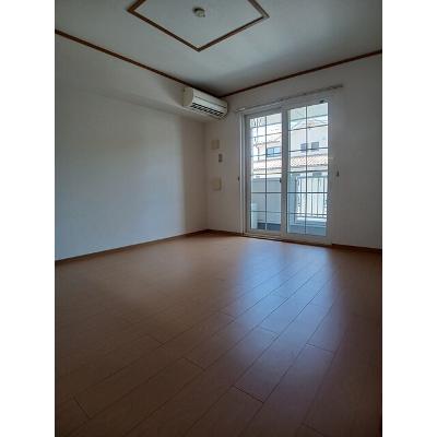 セレノ・サンリット 102【管理NO：1-014981201-01020】 ★家具家電は申し込み後に搬入します★ ★2026年10月下旬入居可能★の物件写真2