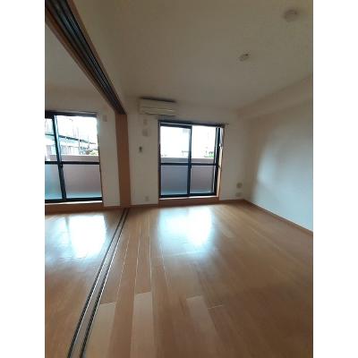 フォレスタ 101【管理NO：1-012466301-01010】 ★家具家電は申し込み後に搬入します★ ★2026年10月上旬入居可能★の物件写真2