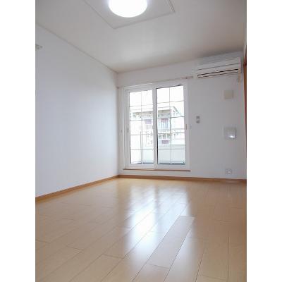 イリーデ光 205【管理NO：1-015438101-02040】 ★家具家電は申し込み後に搬入します★ ★2026年11月中旬入居可能★の物件写真2
