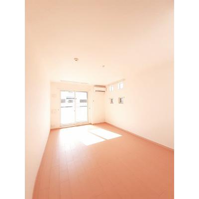 ベル　スマイル 105【管理NO：1-017123001-01040】 ★家具家電は申し込み後に搬入します★ ★2026年10月下旬入居可能★の物件写真2