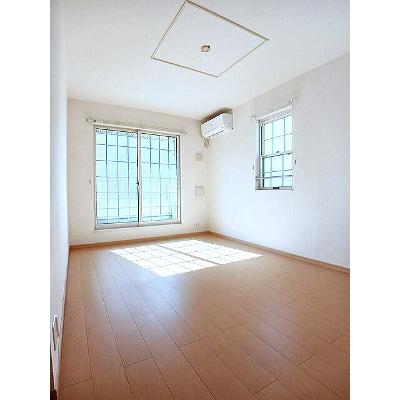 アルディエンテ 204【管理NO：1-016794601-02040】 ★家具家電は申し込み後に搬入します★ ★2026年11月中旬入居可能★の物件写真2