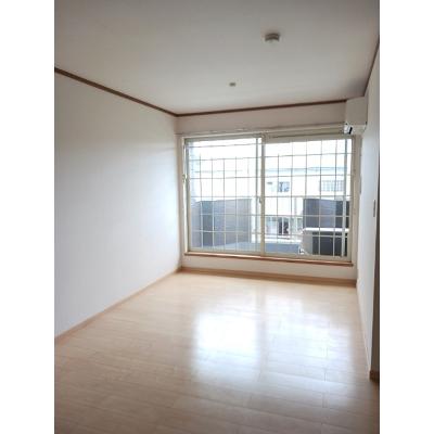 シャンソレイユ 202【管理NO：1-010878101-02020】 ★家具家電は申し込み後に搬入します★の物件写真2