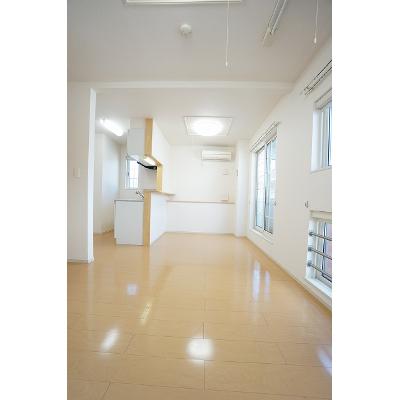 ギサンテ 203【管理NO：1-017185501-02030】 ★家具家電は申し込み後に搬入します★ ★2026年11月中旬入居可能★の物件写真2