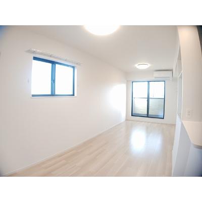 アルル 205【管理NO：1-027570401-02050】 ★家具家電は申し込み後に搬入します★ ★2026年11月中旬入居可能★の物件写真2