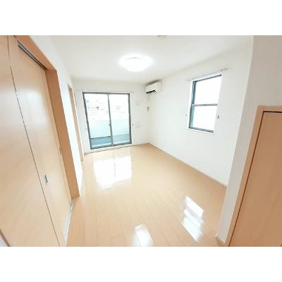 マン　ドゥ　シャトン 102【管理NO：1-019532801-01020】 ★家具家電は申し込み後に搬入します★ ★2026年10月上旬入居可能★の物件写真2
