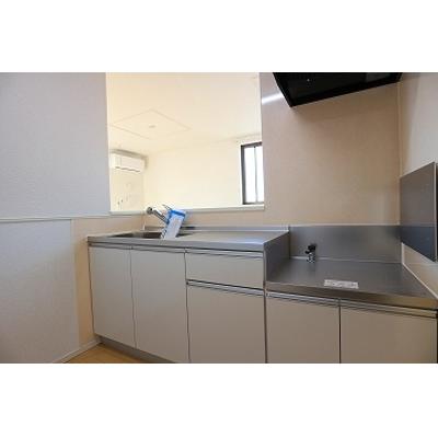 クンブレーカーサ 201【管理NO：1-023185801-02010】 ★家具家電は申し込み後に搬入します★ ★2026年10月中旬入居可能★の物件写真3