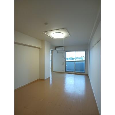 プラシード 301【管理NO：1-016106901-03010】 ★家具家電は申し込み後に搬入します★ ★2026年11月上旬入居可能★の物件写真2