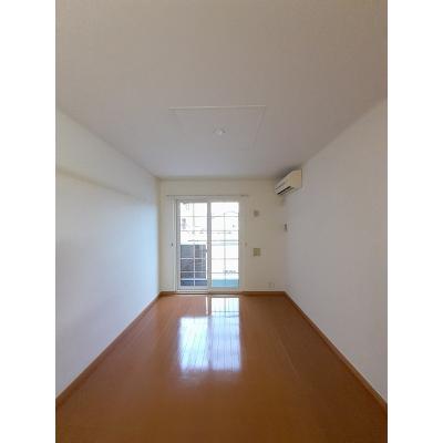 アルティプラーノⅢ 102【管理NO：1-013975601-01020】 ★家具家電は申し込み後に搬入します★ ★2026年10月中旬入居可能★の物件写真2