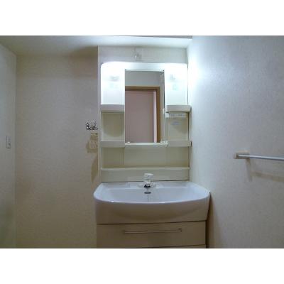 apartment 〒108-0075　東京都港区港南２丁目16-1