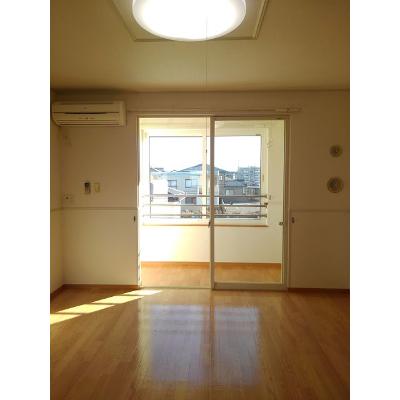 ペルラⅢ 202【管理NO：1-015395001-02020】 ★家具家電は申し込み後に搬入します★ ★2026年11月上旬入居可能★の物件写真2
