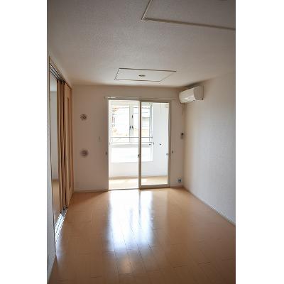 ＯＶ・エレンシア 201【管理NO：1-017087201-02010】 ★家具家電は申し込み後に搬入します★ ★2026年11月中旬入居可能★の物件写真2