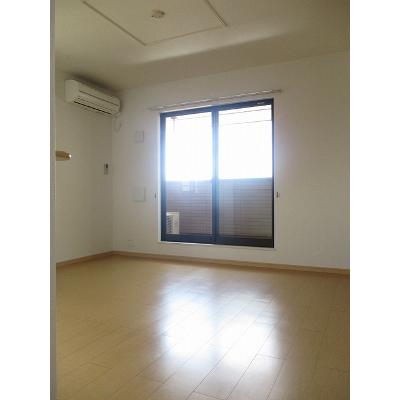 メゾン・ド・ファミーユ 205【管理NO：1-016212301-02040】 ★家具家電は申し込み後に搬入します★ ★2026年10月下旬入居可能★の物件写真2