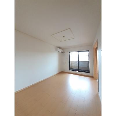 しなの　Ｄ 203【管理NO：1-015762001-02030】 ★家具家電は申し込み後に搬入します★ ★2026年10月下旬入居可能★の物件写真2