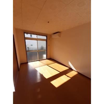 あかしあハイツ 101【管理NO：1-003047601-01010】 ★家具家電は申し込み後に搬入します★ ★2026年10月下旬入居可能★の物件写真2
