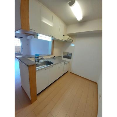 ヴァンテリュイソー 205【管理NO：1-014312301-02040】 ★家具家電は申し込み後に搬入します★ ★2026年10月下旬入居可能★の物件写真3