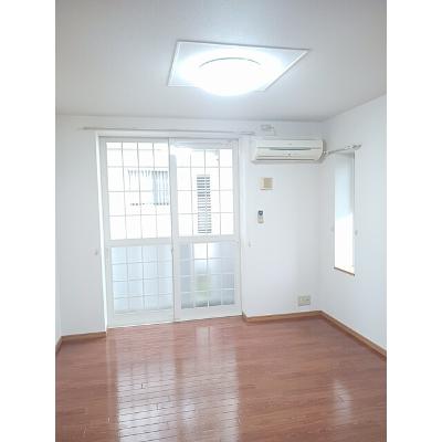 フリーデ・ヴァルト 101【管理NO：1-013330701-01010】 ★家具家電は申し込み後に搬入します★の物件写真2