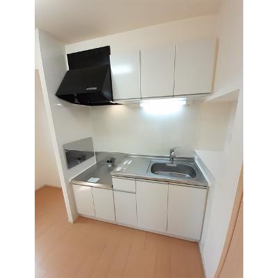 フローラ 205【管理NO：1-019823601-02040】 ★家具家電は申し込み後に搬入します★ ★2026年11月中旬入居可能★の物件写真3