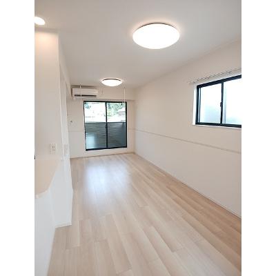 アイリス　パディ 201【管理NO：1-027414501-02010】 ★家具家電は申し込み後に搬入します★ ★2026年11月中旬入居可能★の物件写真2