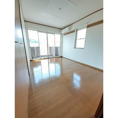 ロジュエクセレ 105【管理NO：1-011155301-01040】 ★家具家電は申し込み後に搬入します★ ★2026年10月下旬入居可能★の物件写真2