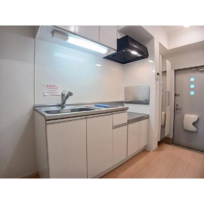 サンシャイン・穴生 103【管理NO：1-018215601-01030】 ★家具家電は申し込み後に搬入します★ ★2026年10月下旬入居可能★の物件写真3