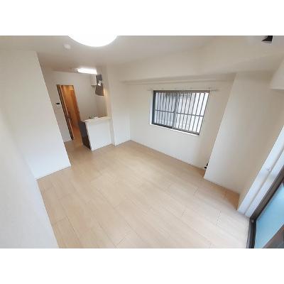 ＹＥＡ　ＨＩＧＡ 301【管理NO：1-023828301-03010】 ★家具家電は申し込み後に搬入します★ ★2026年10月上旬入居可能★の物件写真2