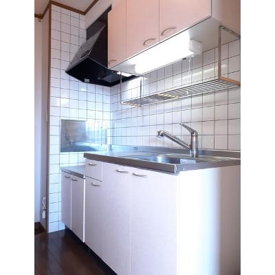 サニー徳重 202【管理NO：1-012010401-02020】 ★家具家電は申し込み後に搬入します★ ★2026年10月下旬入居可能★の物件写真3