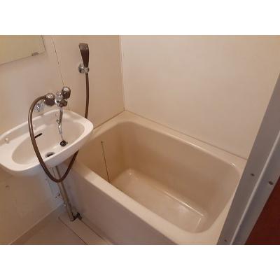 エルディム本地Ｂ棟 202【管理NO：1-002596301-02020】 ★家具家電は申し込み後に搬入します★ ★2026年10月下旬入居可能★の物件写真4