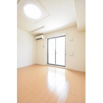 アムール 103【管理NO：1-019426901-01030】 ★家具家電は申し込み後に搬入します★の物件写真2