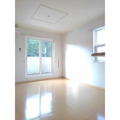 カーサ・フェリーチェＢ 201【管理NO：1-016398202-02010】 ★家具家電は申し込み後に搬入します★ ★2026年10月中旬入居可能★の物件写真2