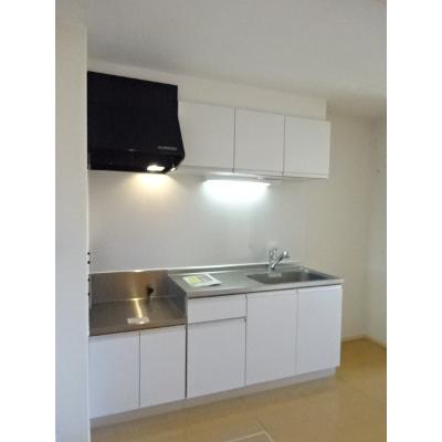 Ｓｈｉｎｉｎｇ　Ｃｏｕｒｔ 102【管理NO：1-018452601-01020】 ★家具家電は申し込み後に搬入します★ ★2026年10月中旬入居可能★の物件写真3