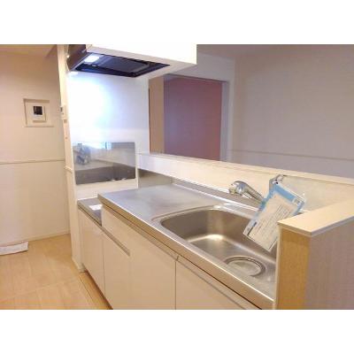 ガーベラ 102【管理NO：1-022319101-01020】 ★家具家電は申し込み後に搬入します★ ★2026年10月上旬入居可能★の物件写真3
