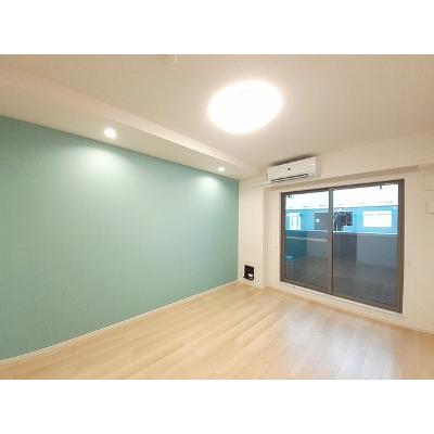 カーサ・オストロ 303【管理NO：1-026327001-03030】 ★家具家電は申し込み後に搬入します★ ★2026年11月中旬入居可能★の物件写真2