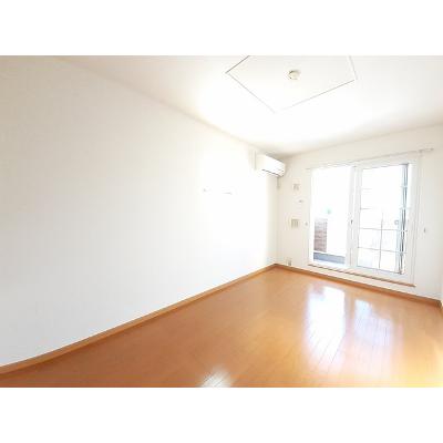 セレーノ 202【管理NO：1-013921501-02020】 ★家具家電は申し込み後に搬入します★ ★2026年10月上旬入居可能★の物件写真2
