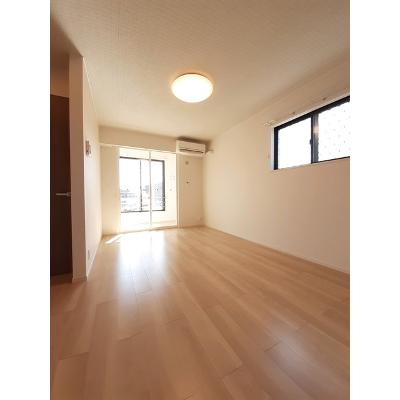 ルミナスコート四季Ⅱ 101【管理NO：1-026352302-01010】 ★家具家電は申し込み後に搬入します★の物件写真2