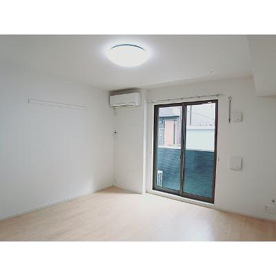 プレドフルール 102【管理NO：1-023389701-01020】 ★家具家電は申し込み後に搬入します★の物件写真2