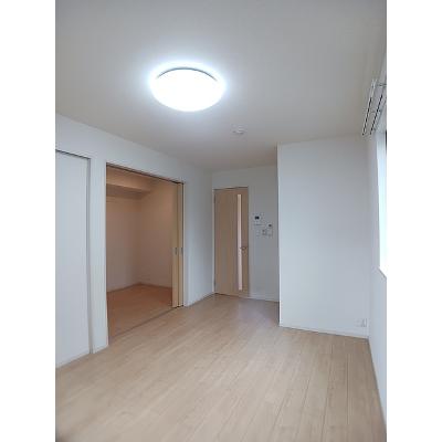 プラーンドルⅣ 101【管理NO：1-023255202-01010】 ★家具家電は申し込み後に搬入します★の物件写真2