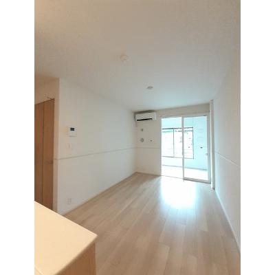 アリス 102【管理NO：1-025640301-01020】 ★家具家電は申し込み後に搬入します★の物件写真2