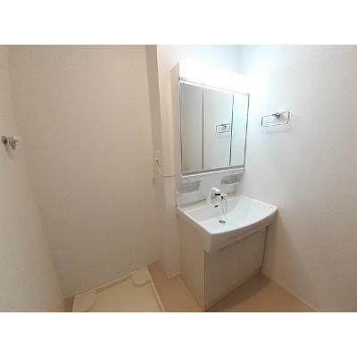 ジラソーレ　Ⅱ 201【管理NO：1-025893702-02010】 ★家具家電は申し込み後に搬入します★の物件写真6